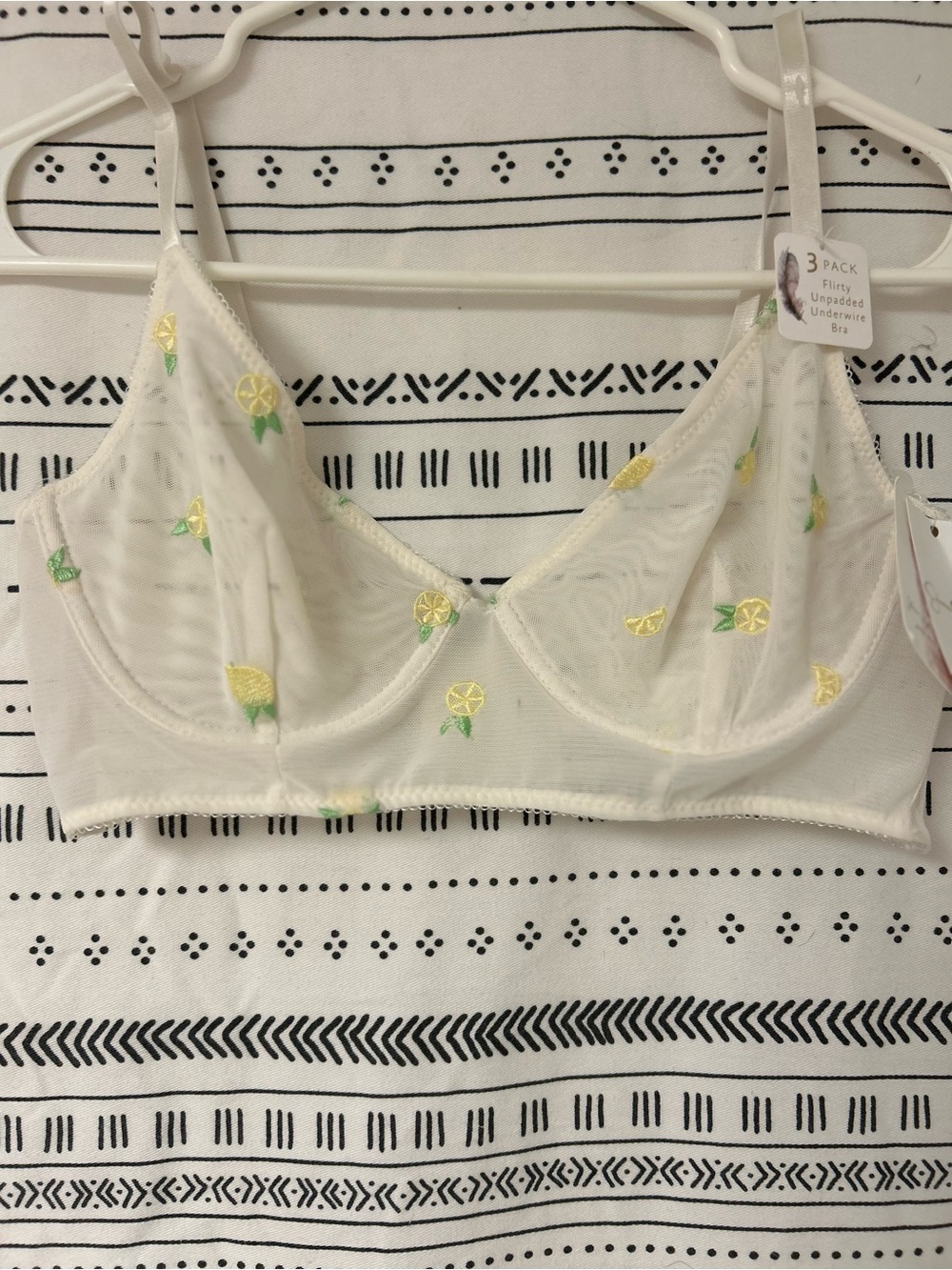 NWT Jessica Simpson White Sheer Lemon Embroidered Bralette Sz 36 C
